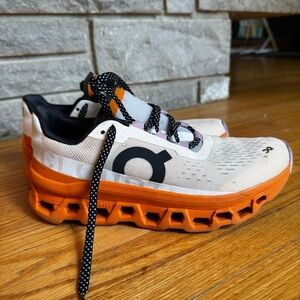 On Cloudmonster Fawn/Tumeric